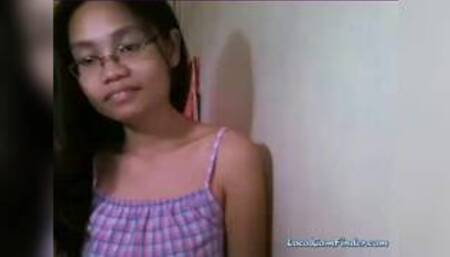 Ruth cute little filipina cam girl