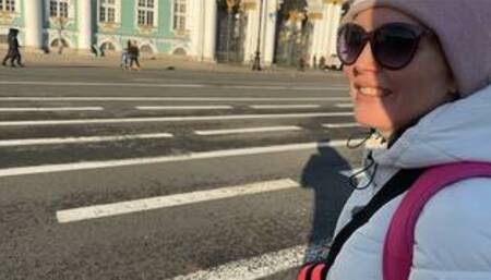 Вместо прогулки он потащил меня трахаться в номер - POV - кончил в киску