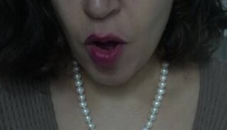 ARAB NAUGHTY TALK شحال بنينة قالت ليا باقي ما جبتو صبر شويا