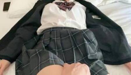 【個人撮影】美人彼女に高校時代の制服を着せて着衣中出しSEX！色白美尻を見下ろしながら高速ピストンでひたすらにポルチオを攻め続けてあげました。素人カップル/JKコスプレ/尻フェチ/ハメ撮り/主観映像