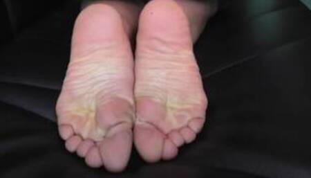 Masturbati e riempimi i piedi di sborra