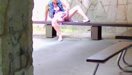 caught sexy milf at park and almost got caught as i nut in her pussy