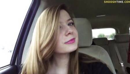 Even in public this impressive girl isnt ashamed!