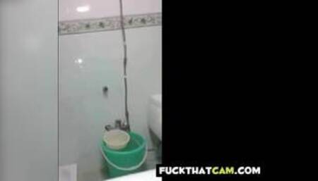 Desi girl bathing and cleaning under the pussy