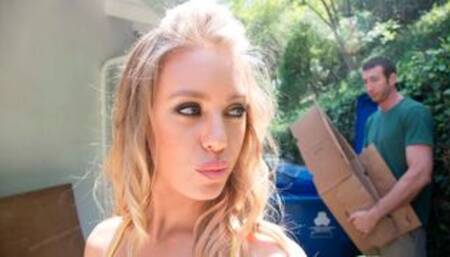 Nicole Aniston welcomes new neighbor with a hot sex session