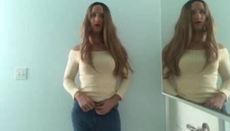 Hot Crossdresser Jerks Off