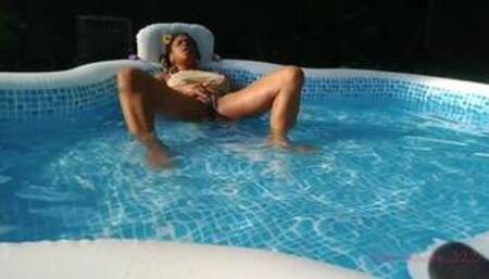 Wet N' Wild W/ Zelle Celestia