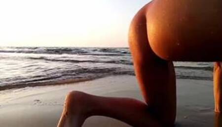 Girl's, Female Pee Piss Pissing at the Seashore, Public Beach, Pussy Cleaning Homemade
