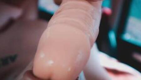 POV CHICA MASTURBANDOSE EN EL COCHE