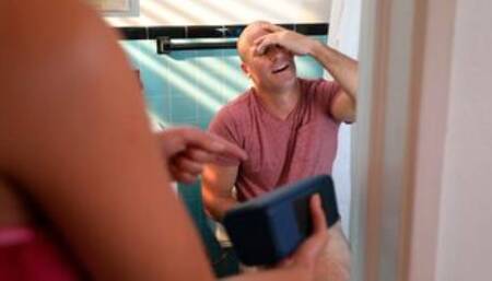 Jaye Summers fucking in the bed with her natural tits