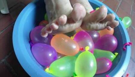 Exciting foot fetish with balloons