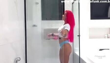 LIVE SEXY TAKING A BATH AND GIVEAWAY VIP SUBSCRIBER