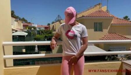 exhibe et orgasme public en ville sur mon balcon