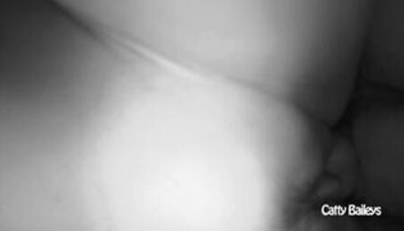 Me puse muy caliente, con mi vecino. Y tragué su cremita Baileys