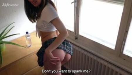 "C'est juste un petit joint, Monsieur le Proviseur" -Ecolière prend 2 ejacs