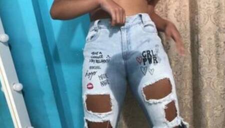 ???? YOU LIKE TO SEE ME PISS I KNOW!!!! comment where you want to see me pee????