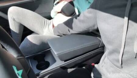 Tinder Date Let Me Drive Her Tesla In Exchange For A Finger Bang In Traffic/Public
