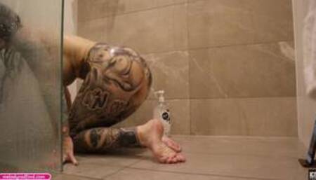 FAT ASS Tiktok Twerking Queen TEEN Twerking Her Tattooed Amateur ASS in a shower - Melody Radford