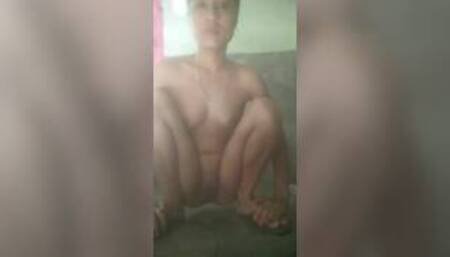 Desi chubby piss