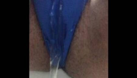 1 LITER OF URINE COMING OUT OF MY PUSSY WITH MY FAVORITE PANTY????