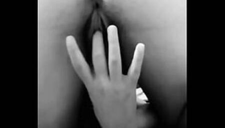 Jully Amateur Girlfriend Caught On Cam Masturbating Pussy