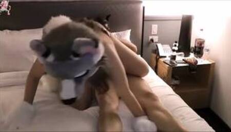 Have some fun at a furry con in the US – Trailer