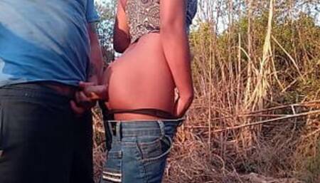 She just lets me stick my finger up her ass / Amateur