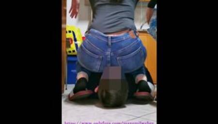 Girl face farting In Jeans