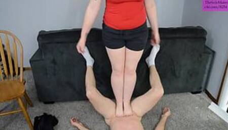 TSM - Amber V-tramples me and crushes my balls with her MILF feet