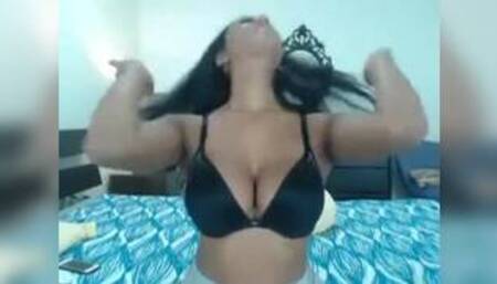 Moniq Tits