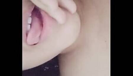 Video call by WhatsApp of a teacher of the uni is filtered