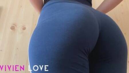 Sexy farts in tight leggings FULL VIDEO