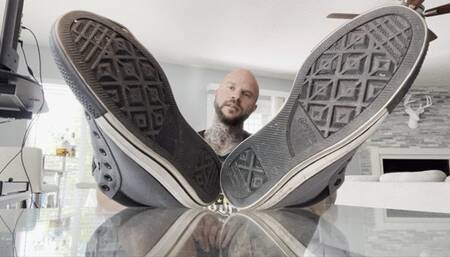 Do you deserve to worship my feet?