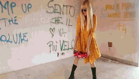 Your red car MP4(1280x720)FHD