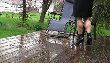 Pink Fox, the deck, the barn, tiptoeing