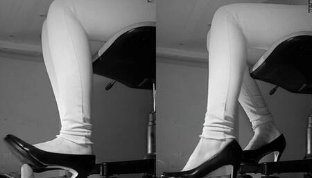 Great cumshot under Tanja's Buffalo highheels - Cam 4