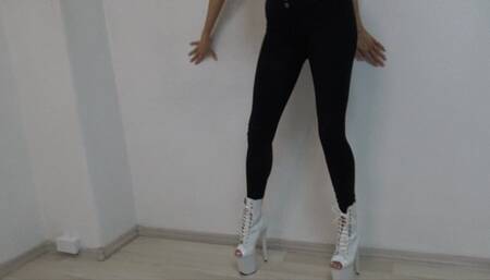 Sofie Found Her New Favourite High Heels