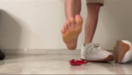 Macrophilia - brat growth pill gone wrong