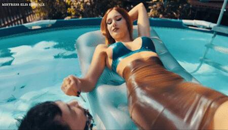 Ashtray slave in the pool
