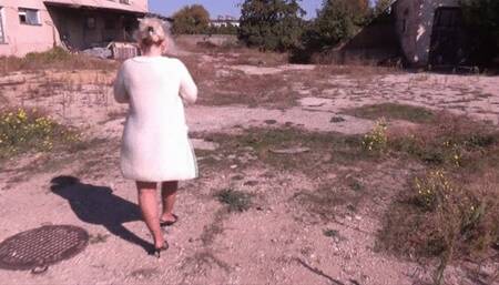 Hot teacher shows her ass in nylon