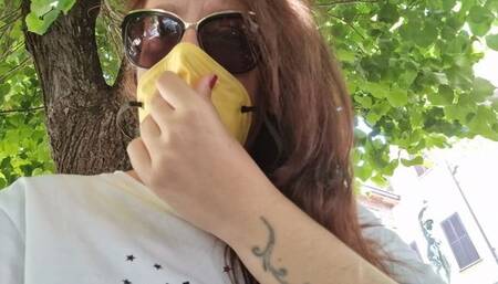 Allergic sneezing around the city avi