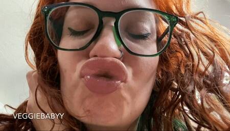 sweet girlfriend seduces you with pouty lips and lots of kisses - HD