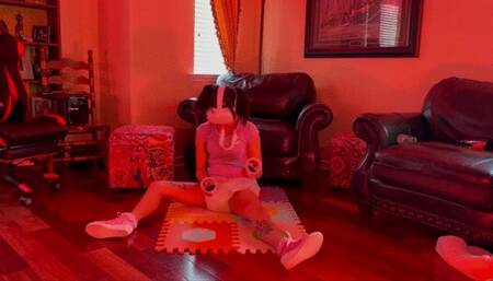 Ninapantie-VR Diaper Gaming Makes Me Hot