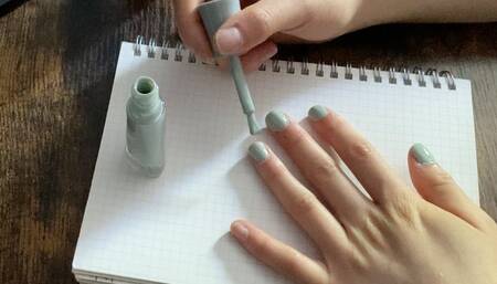 Aurora Paints Her Nails For You