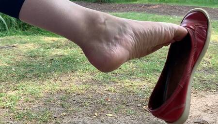 Dipping and Dangling Shoeplay and Drop at English Country House (Part 1)