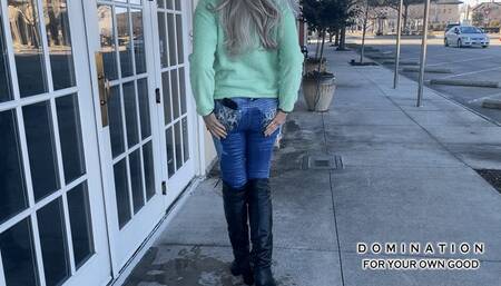 MILF Greta floods her jeans while waiting for her Uber ride at the shopping center - HD 1080