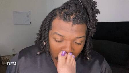 "Sucking Purple toes of Latina Milf"