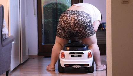 SSBBW mini electric toy car break!