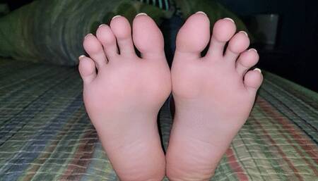 Feet Joi by Lilian White Toes