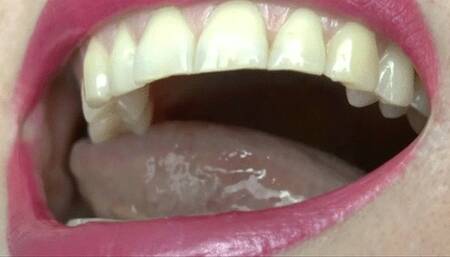 Biting gummy bear MP4 FULL HD 1080p